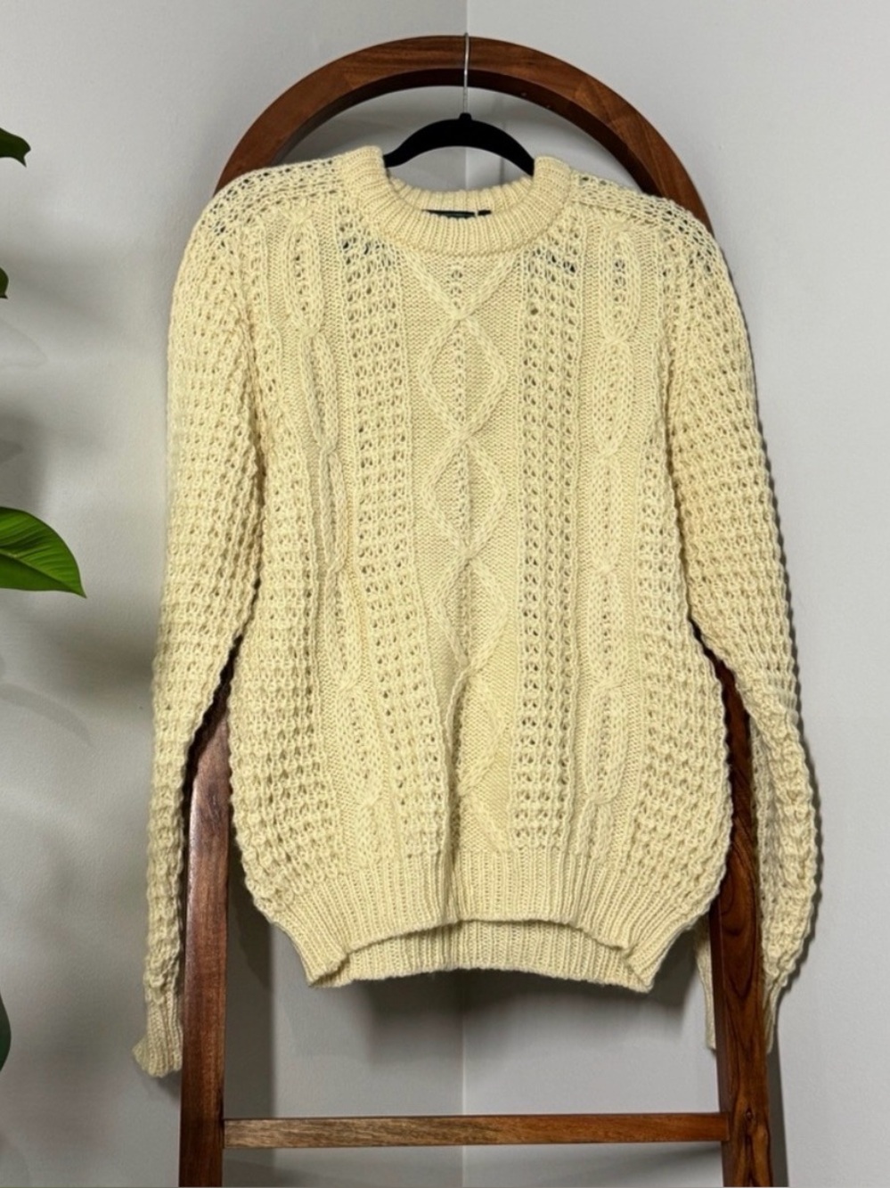 Vintage Gaeltarra MEDIUM Natural Cream Irish Wool Fisherman Hand Crafted Sweater